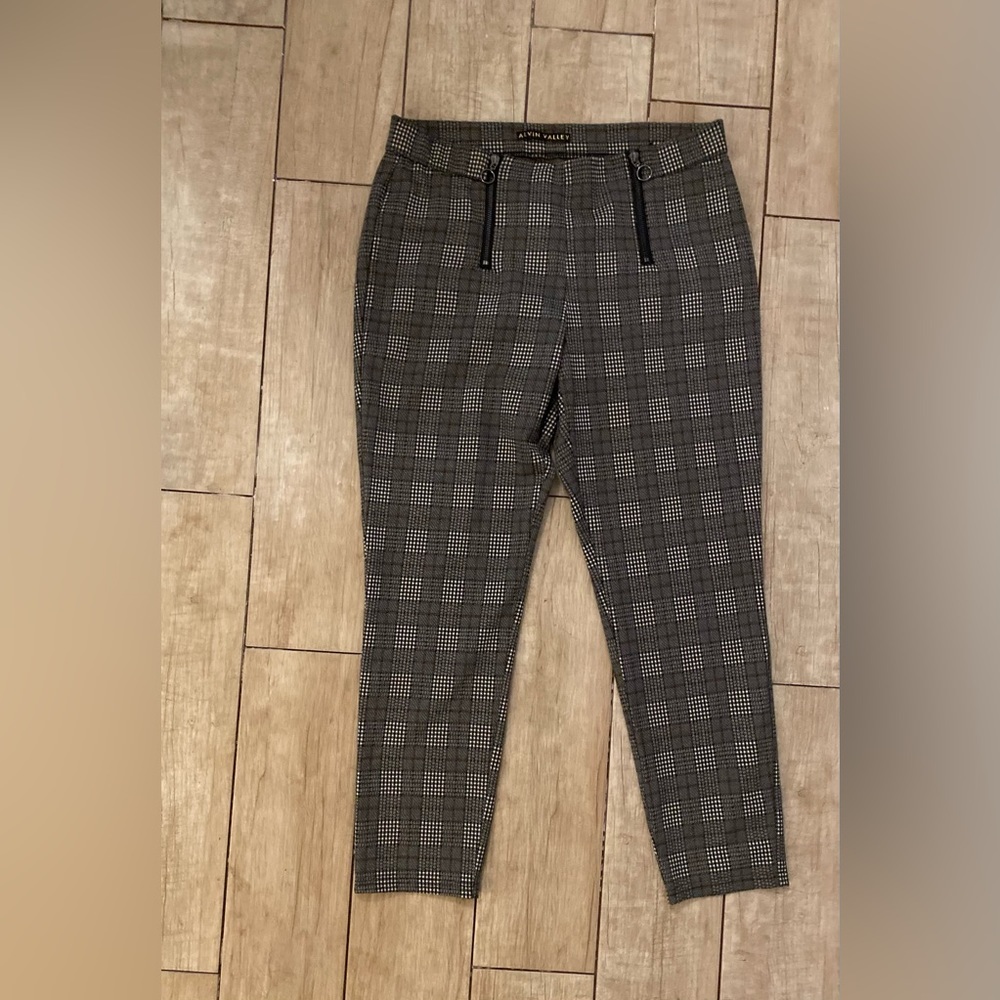 Alvin Valley pants black plaid‎ Size L to XL cute designer style pull on stretch